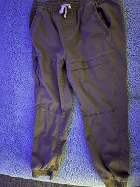 Casual skinny cargo jogger pants in straw brown